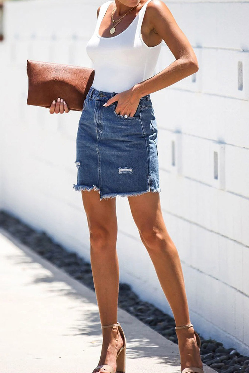 Pocketed Raw Hemline Short Denim Skirt