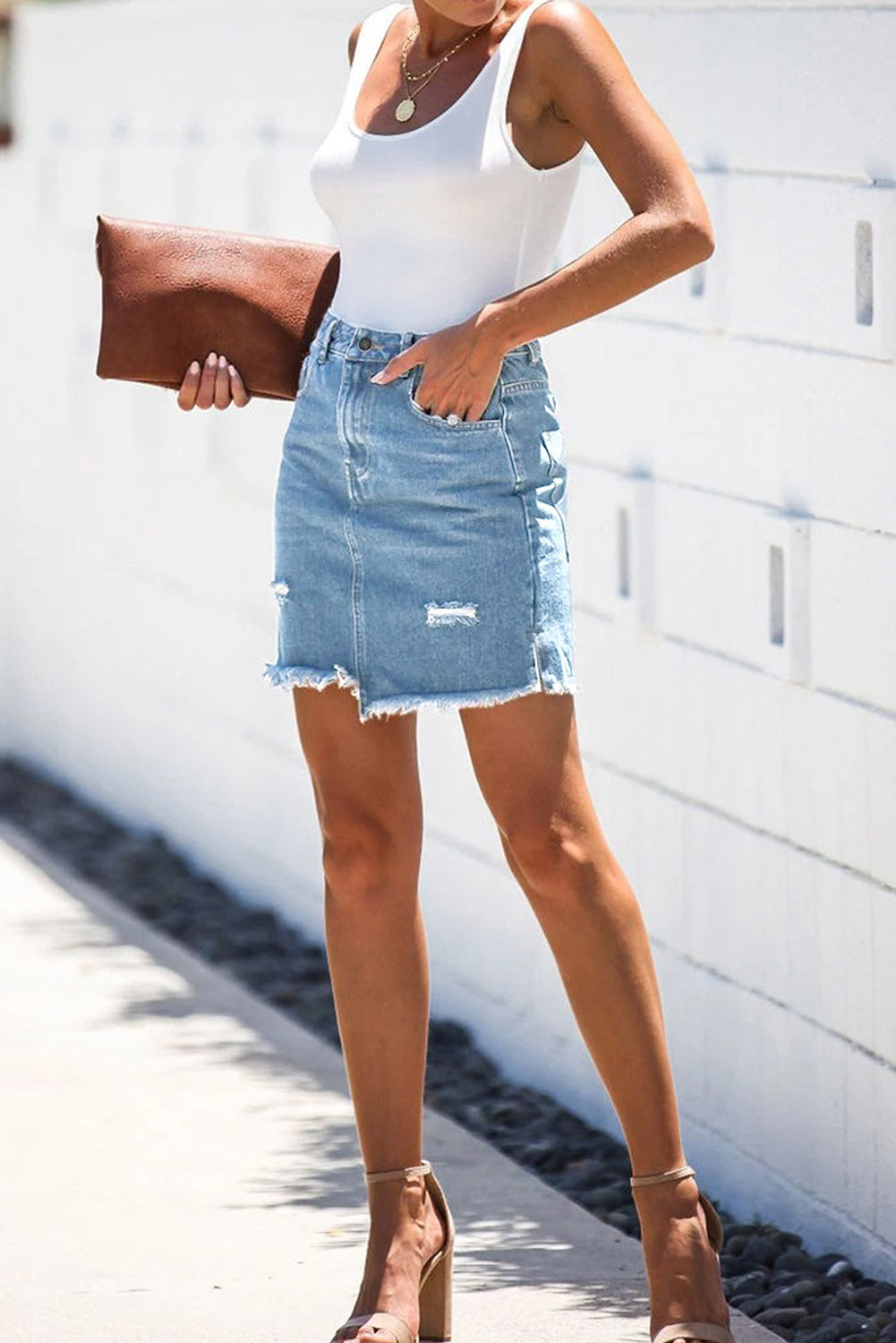 Pocketed Raw Hemline Short Denim Skirt