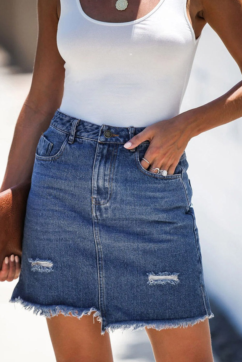 Pocketed Raw Hemline Short Denim Skirt